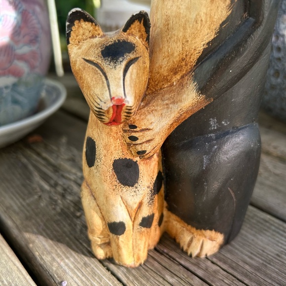 Vintage Wooded Hand Carved And Painted Folk Art Cat W Child Indonesia 10.5"x2.5" - Picture 12 of 16